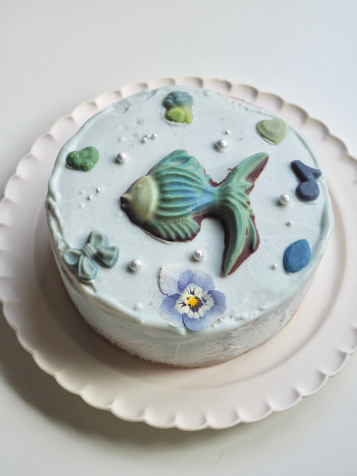 有機いちごのケーキ(熱帯魚)