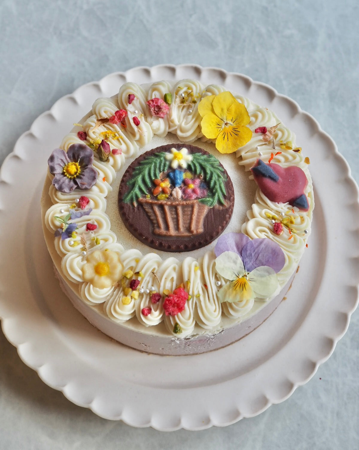 有機いちごのケーキ(Flower Basket 2)