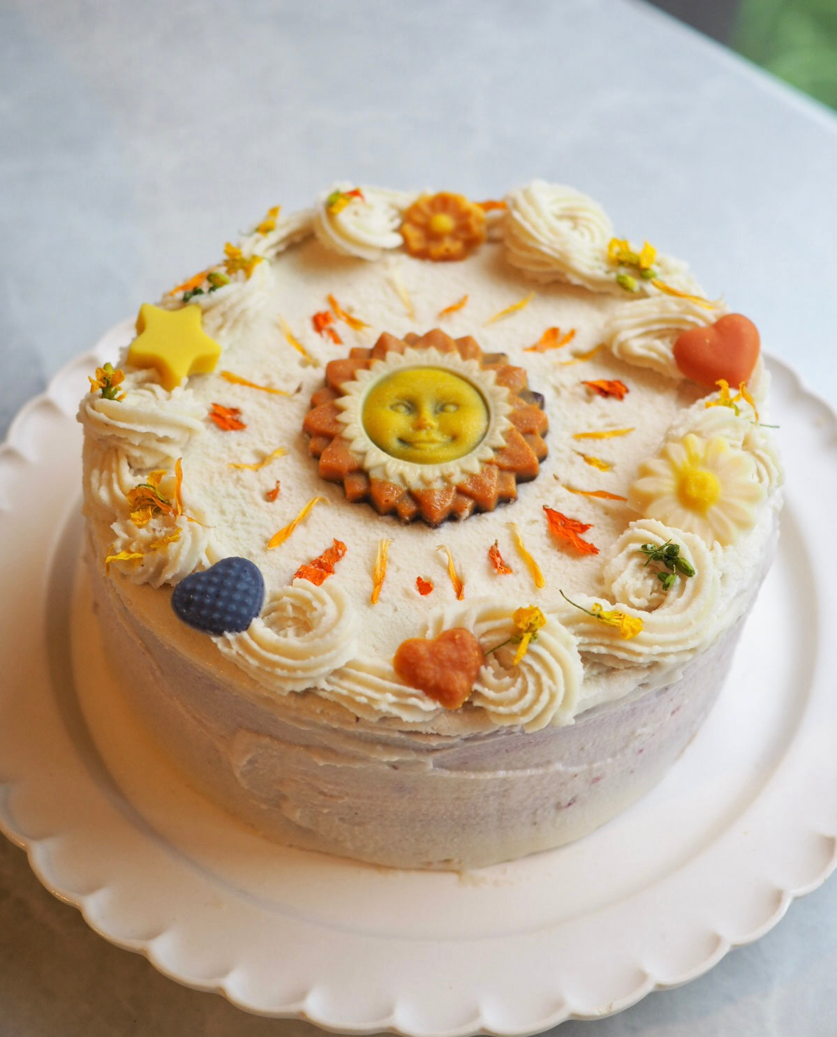 いちご、ラズベリー&アールグレイショコラのケーキ(太陽)