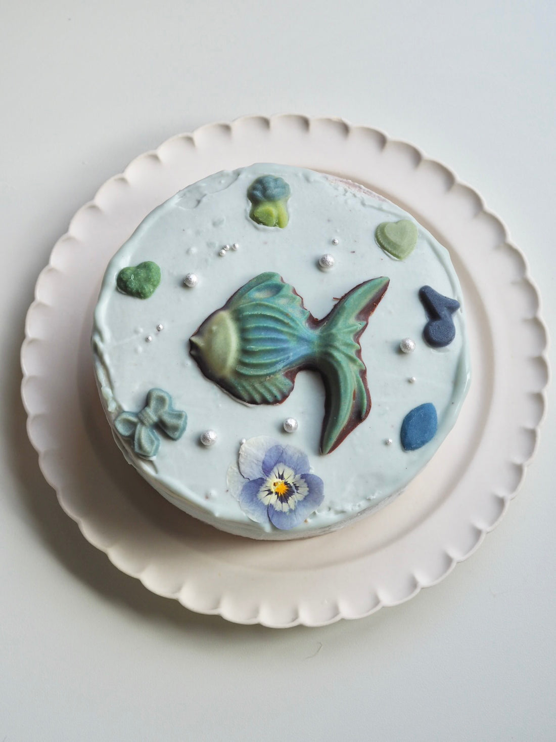 有機いちごのケーキ（熱帯魚）