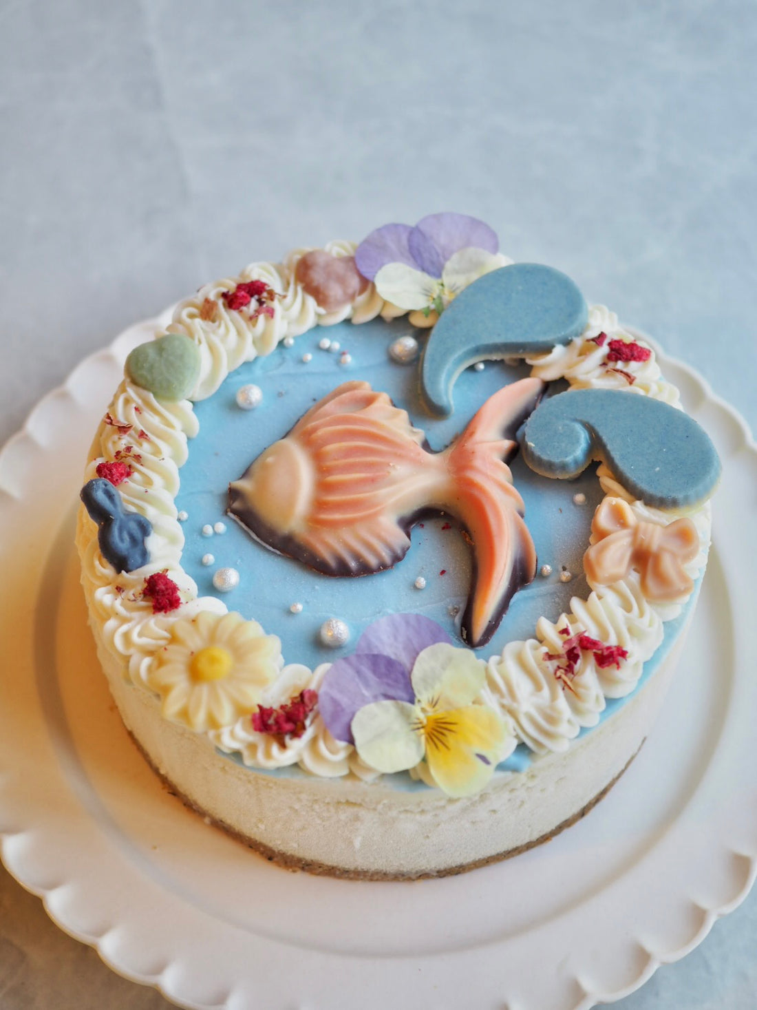 キウイ＆パイナップルのケーキ【ピンクの熱帯魚】