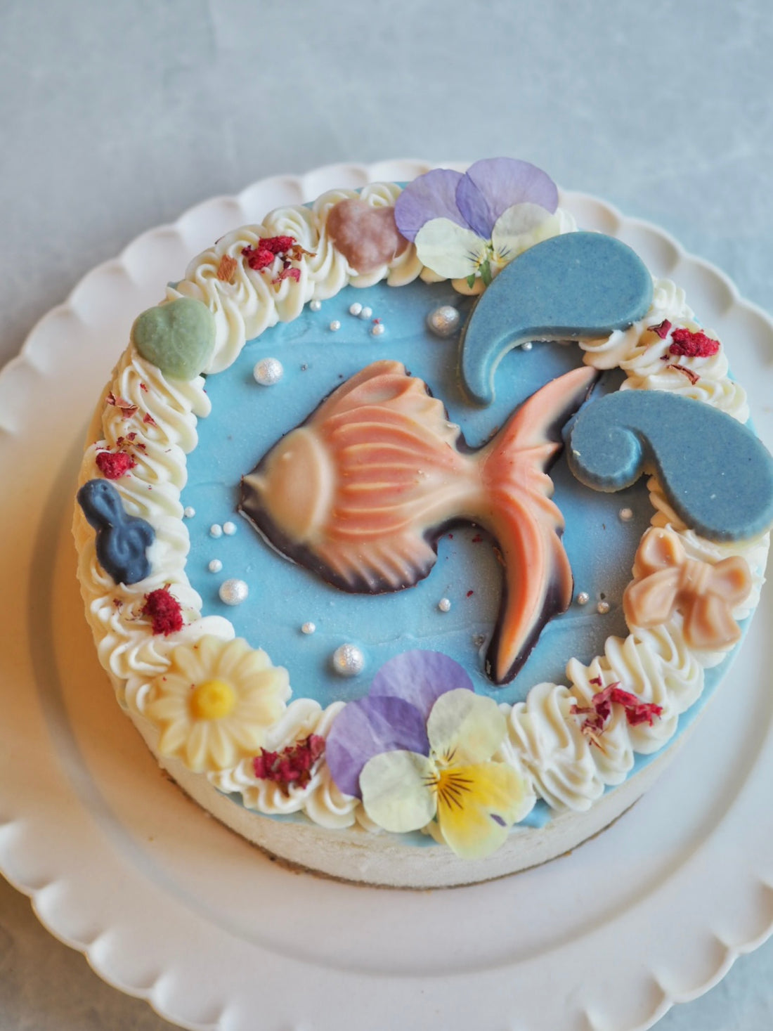 キウイ＆パイナップルのケーキ【ピンクの熱帯魚】