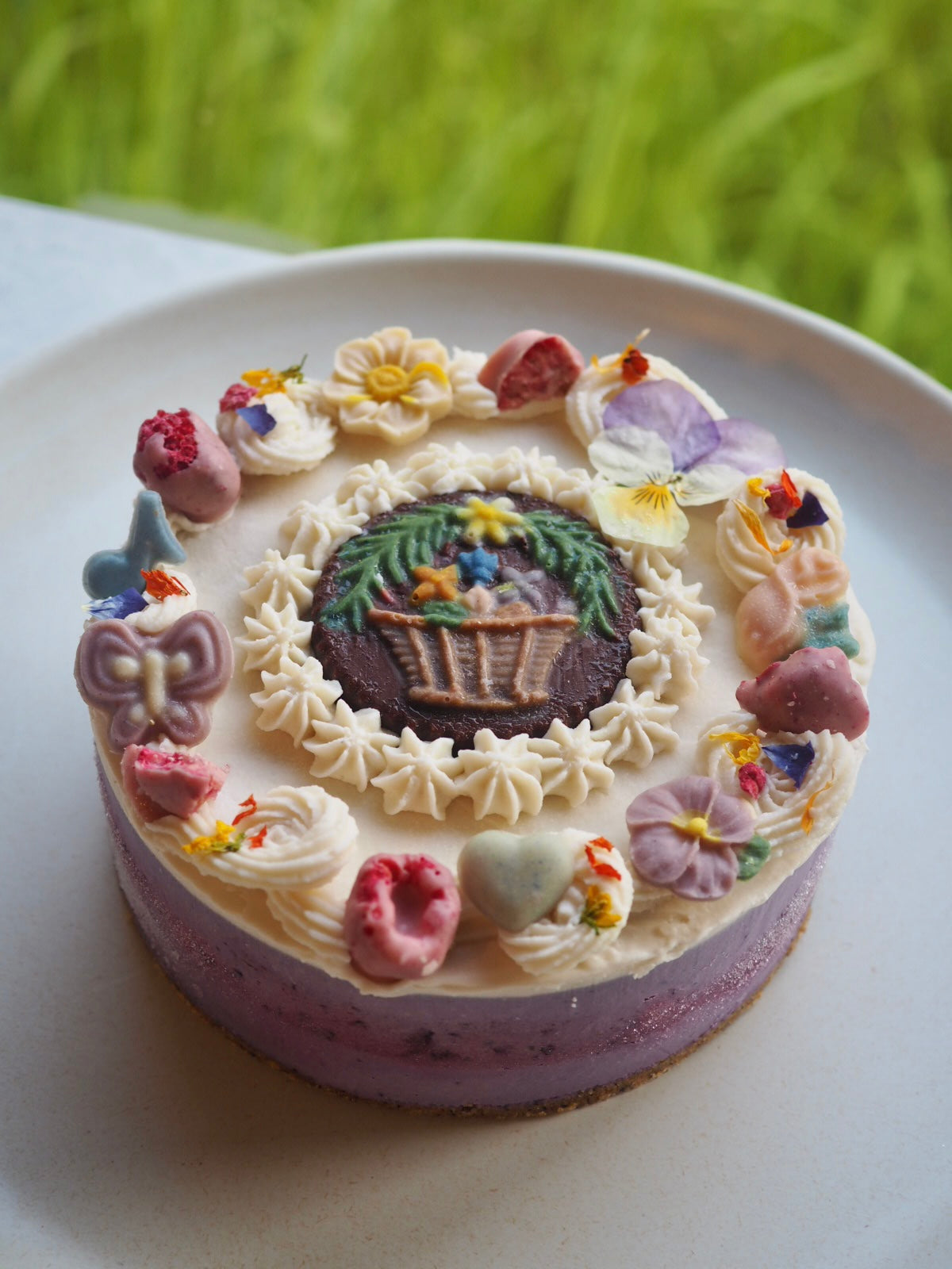 ミックスベリーヨーグルトのケーキ（Flower Buscket)