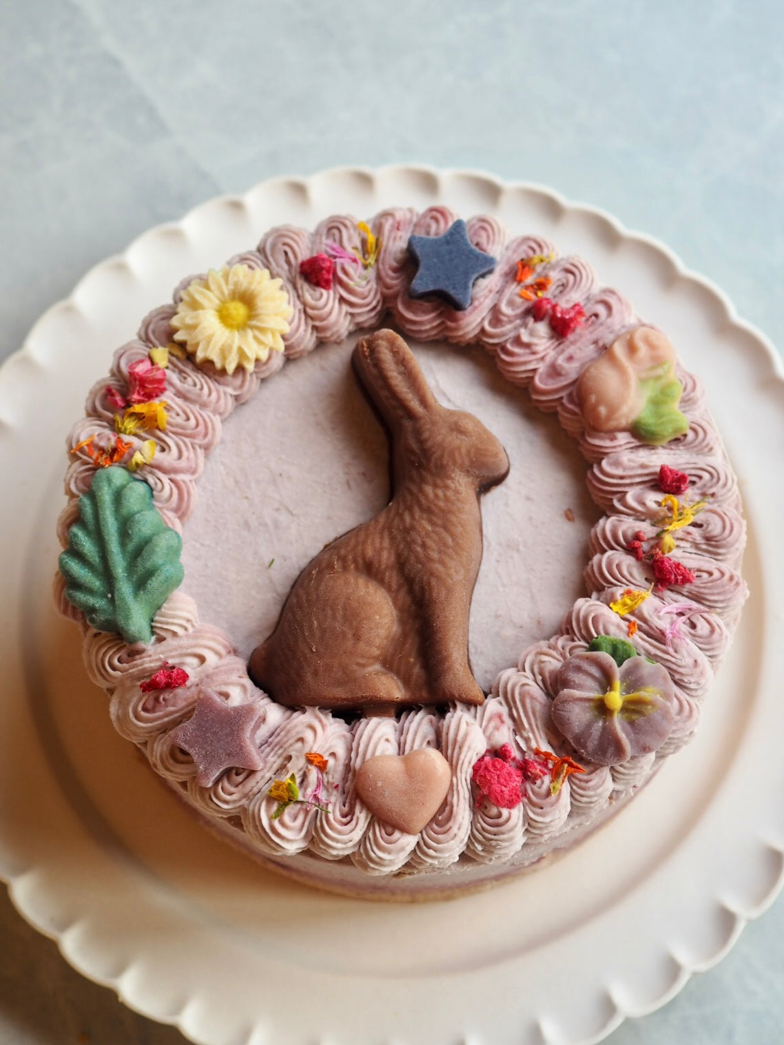 有機いちご＆アーモンドラズベリーのケーキ（うさぎ１）