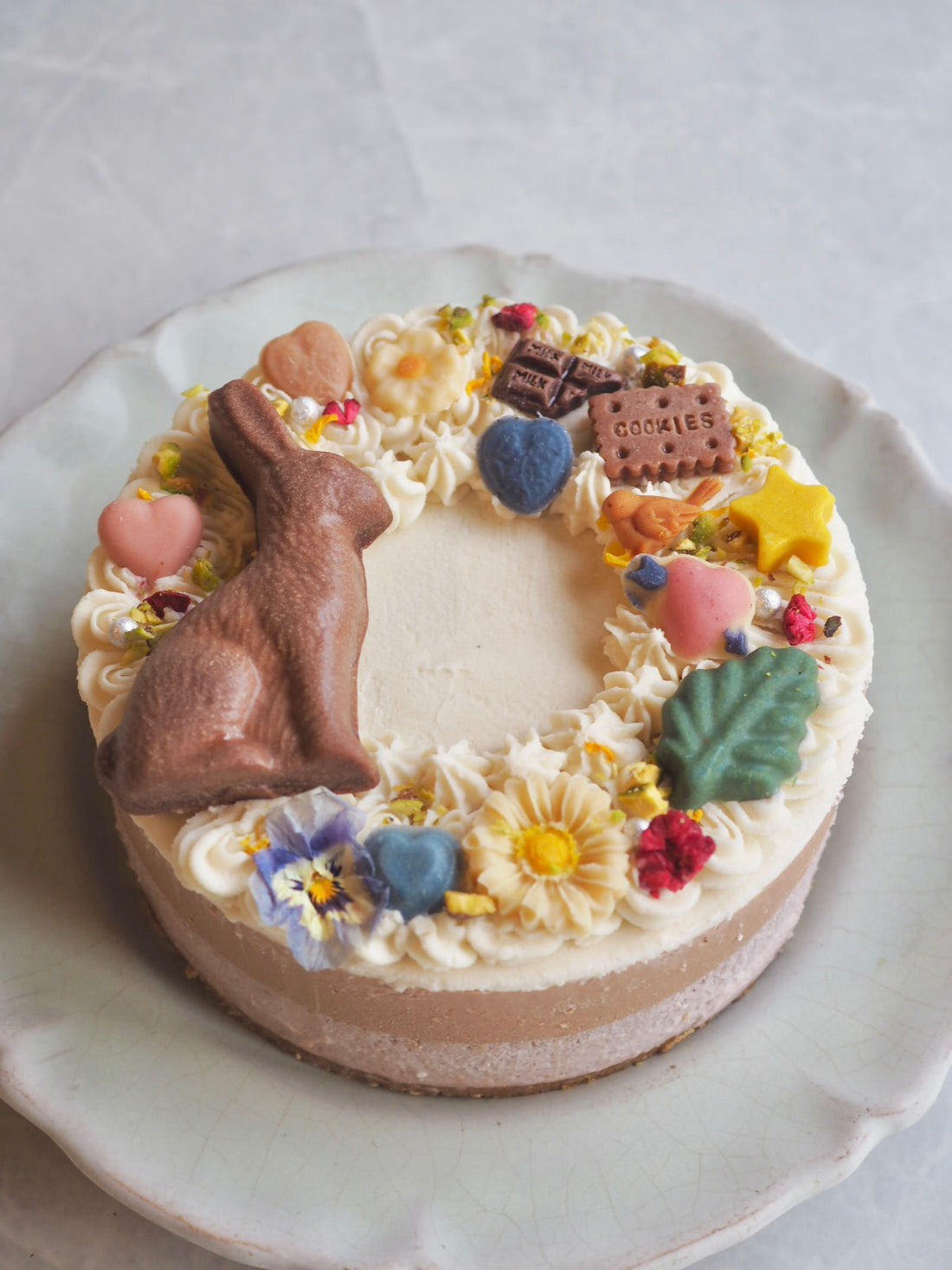 有機いちご＆アーモンドショコラのケーキ【うさぎ】