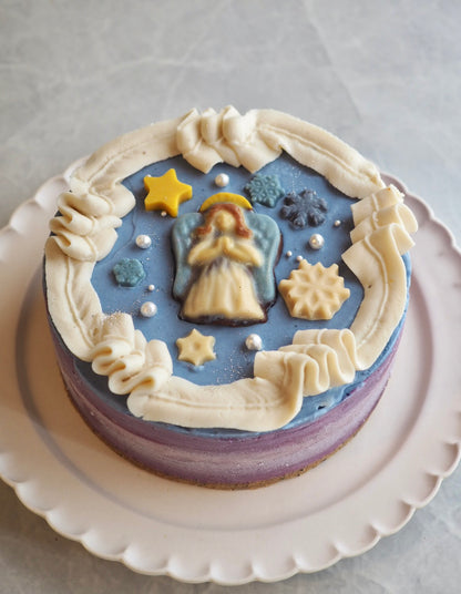 ミックスベリーヨーグルトのクリスマスケーキ（天使）