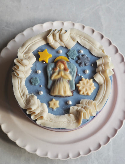 ミックスベリーヨーグルトのクリスマスケーキ（天使）